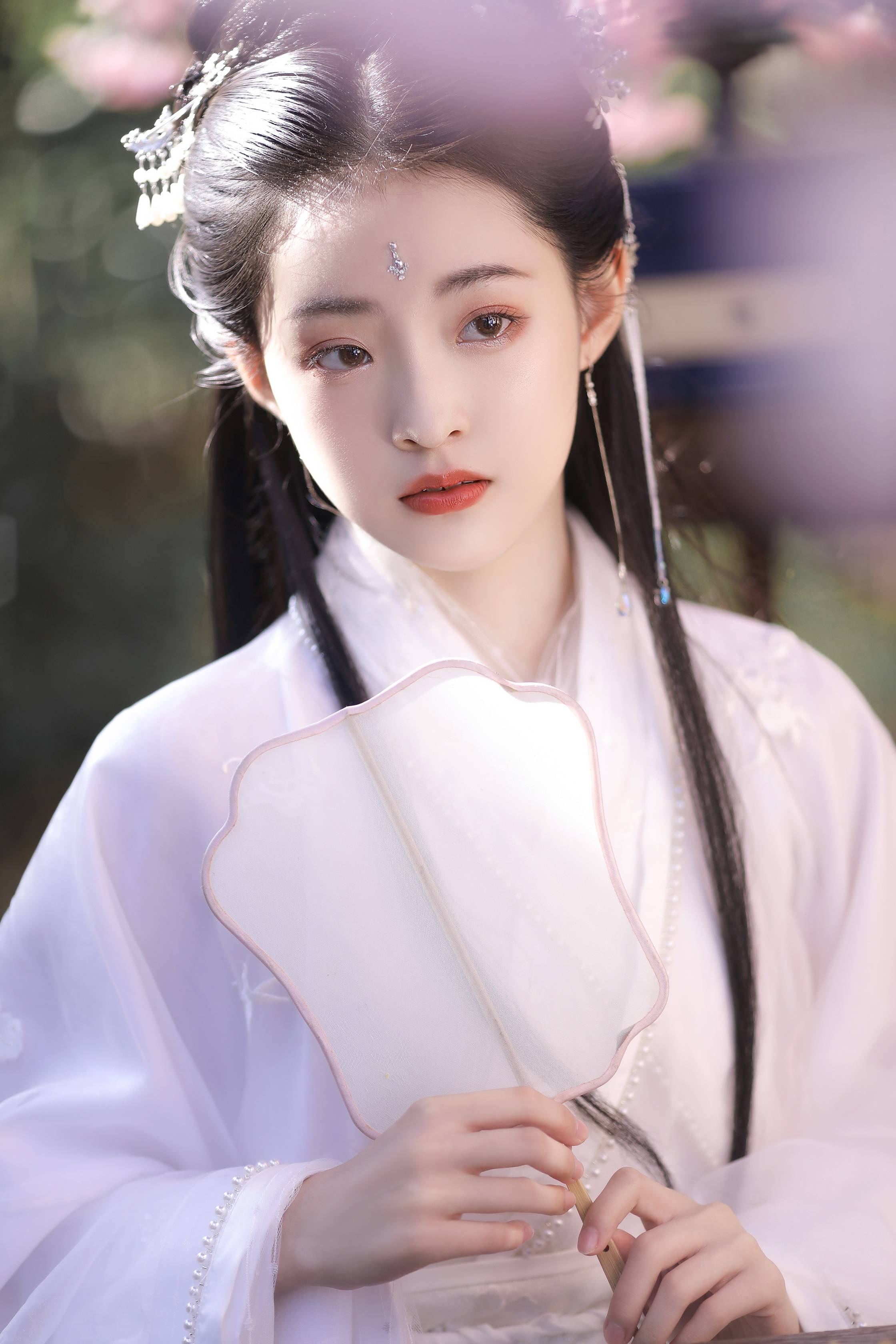 蒋韵兮陪你逐风飞翔热播饰演冰滑少女自带古典气质