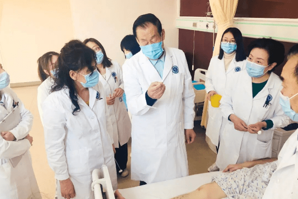 学敏|永葆初心 服务医患 | 天津这家医院，院士来查房！