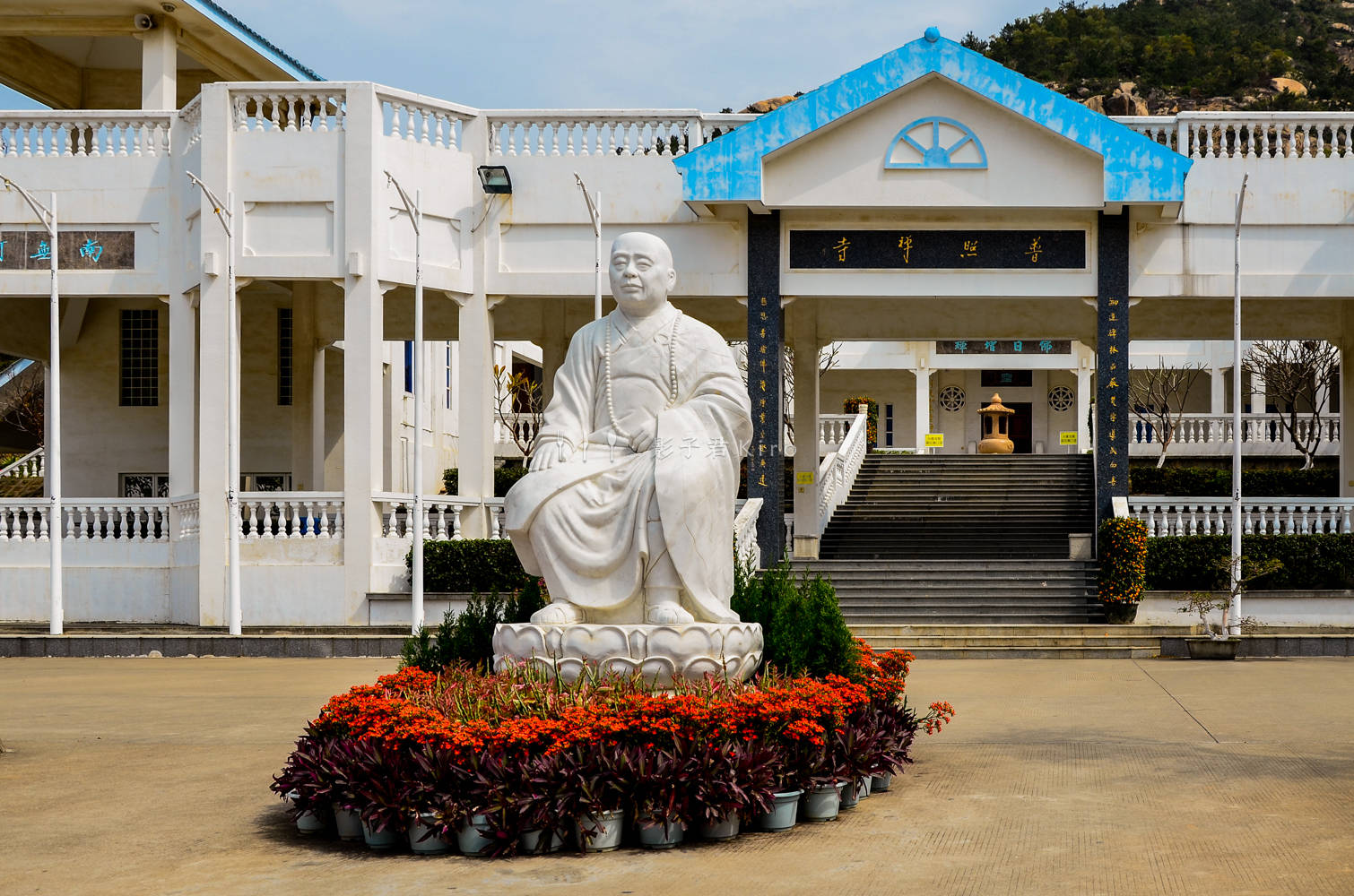 修建漳州龙海普照寺的是一位游历东南亚诸国的高僧释广玄