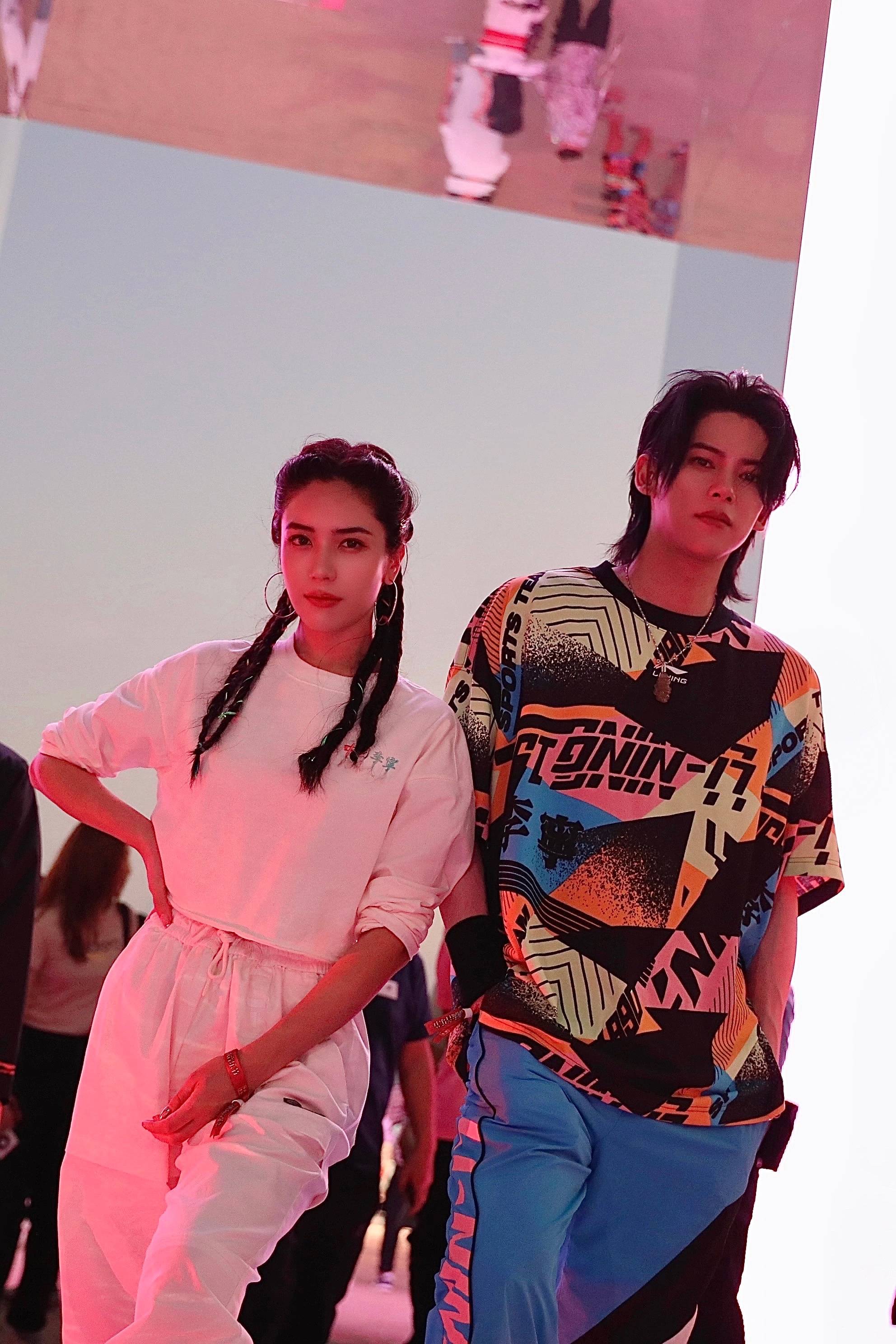 神仙好友陈柏融夏若妍 现身李宁音乐节变成健身好拍档_潮流_中国_电影