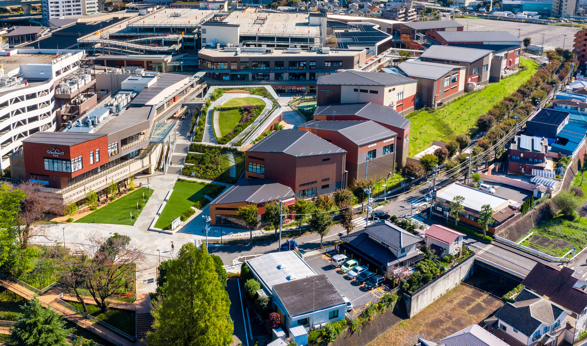 日本南町田grandberry park公园商业综合体 / laguarda.