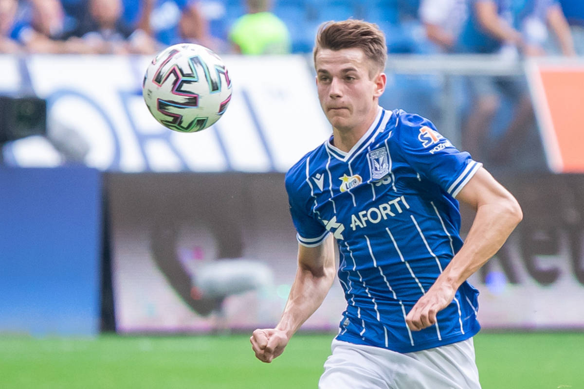 多特蒙德rb莱比锡和沃尔夫斯堡都在关注波兹南莱赫19岁边锋卡明斯基