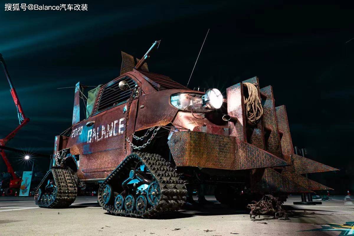 在这里我们曾经改了一台末日战车miniev"板牙",曾在抖音上获得了超过