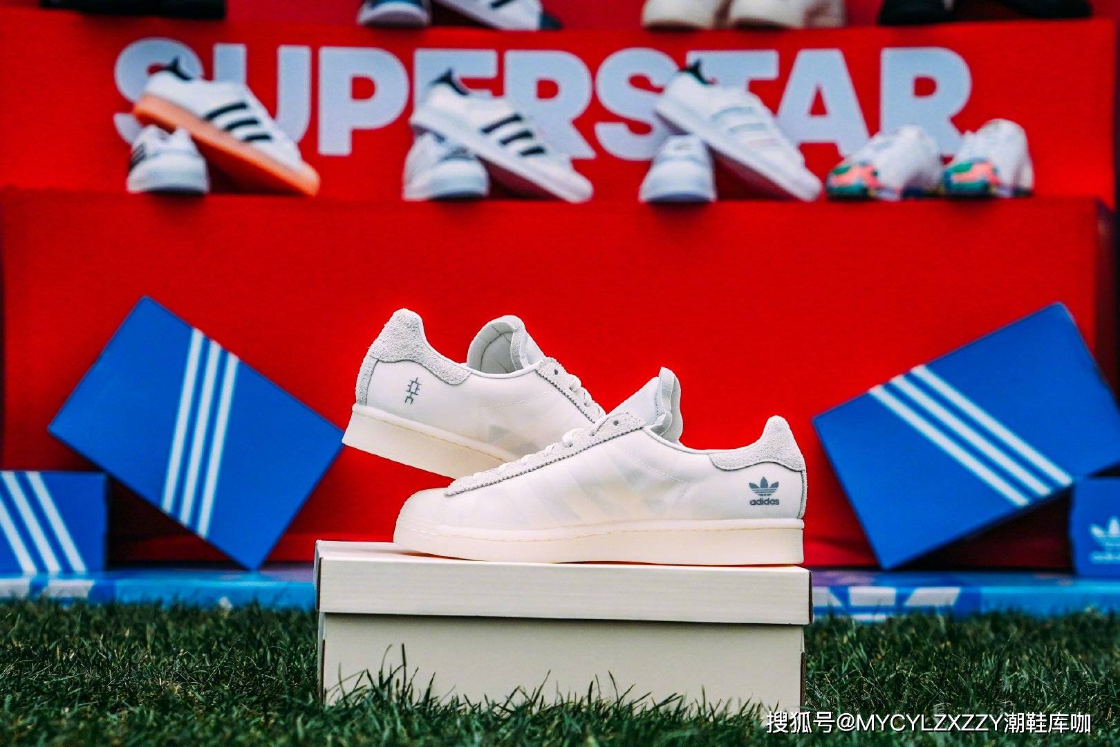 Chan陈奕迅Eason Chan x Adidas三叶草 Originals Superstar 贝壳头 FX8116