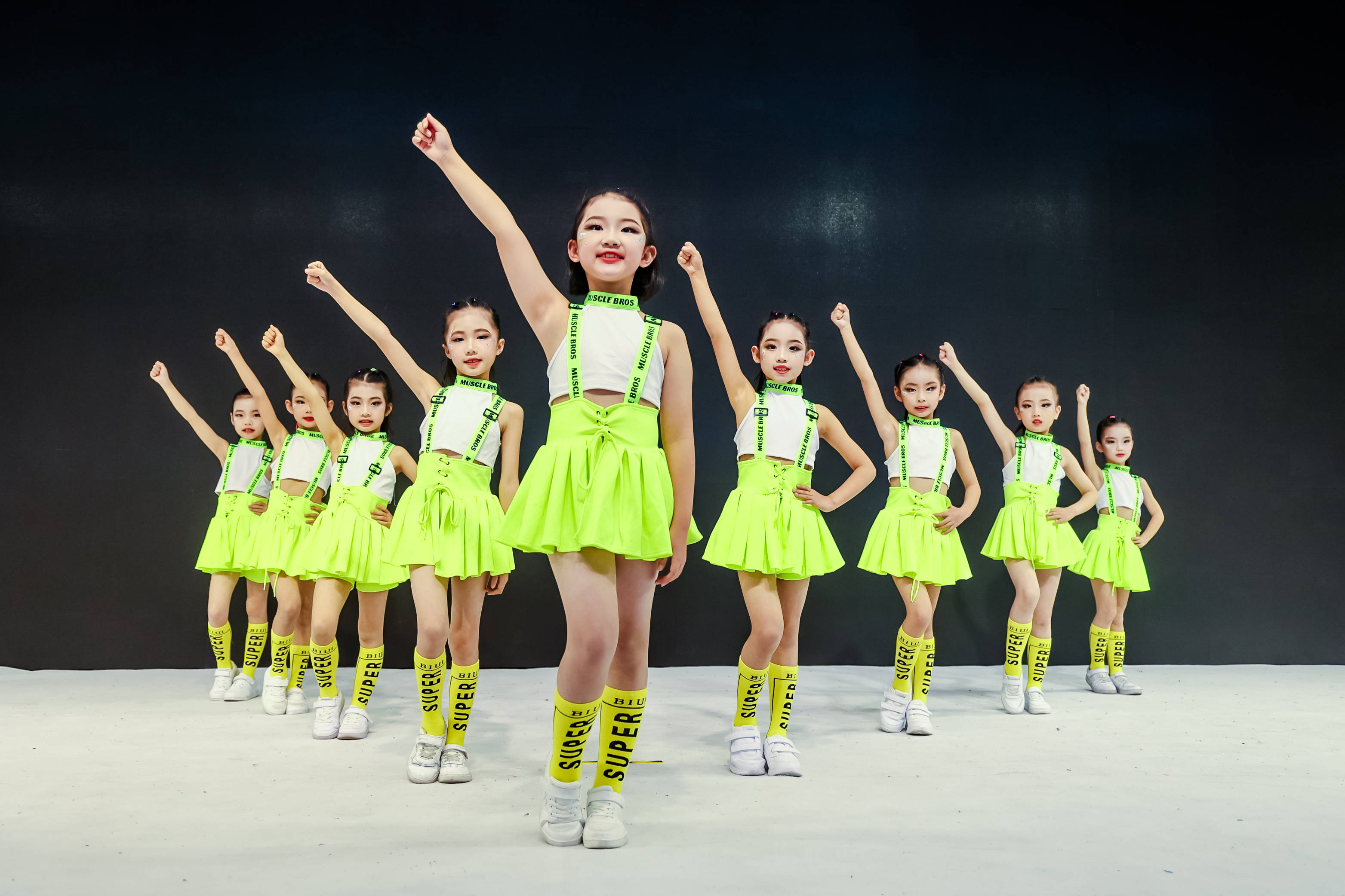 成团时间2019年,擅长中国民族舞,流行舞,现代舞