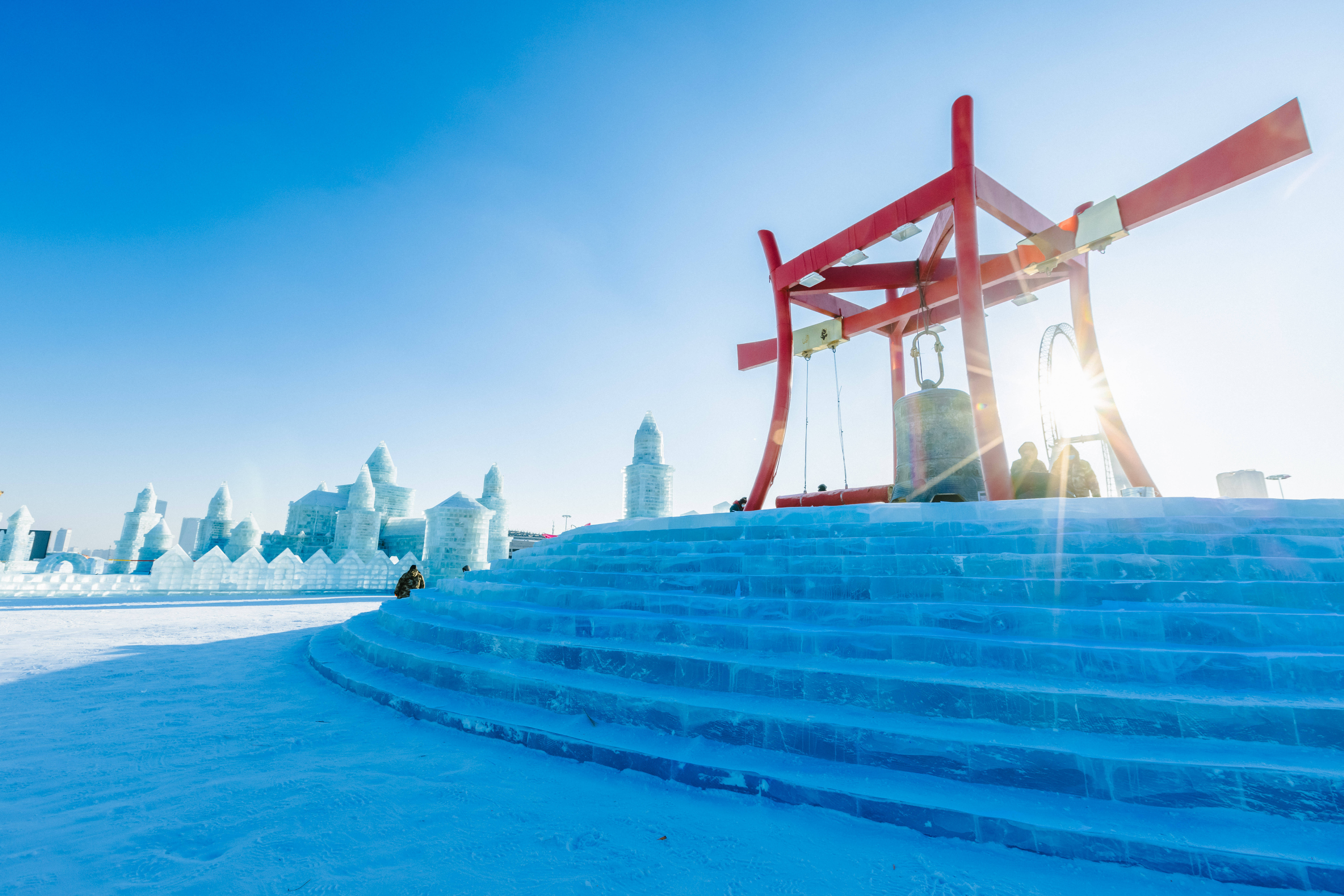 冰雪筑梦快乐加倍第二十三届哈尔滨冰雪大世界开园迎客