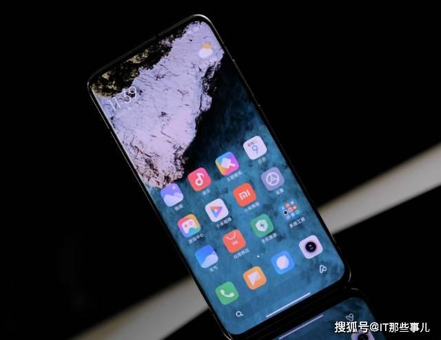 仅2399元 1亿像素拍照和无线充电 这才是高性价比的骁龙870旗舰