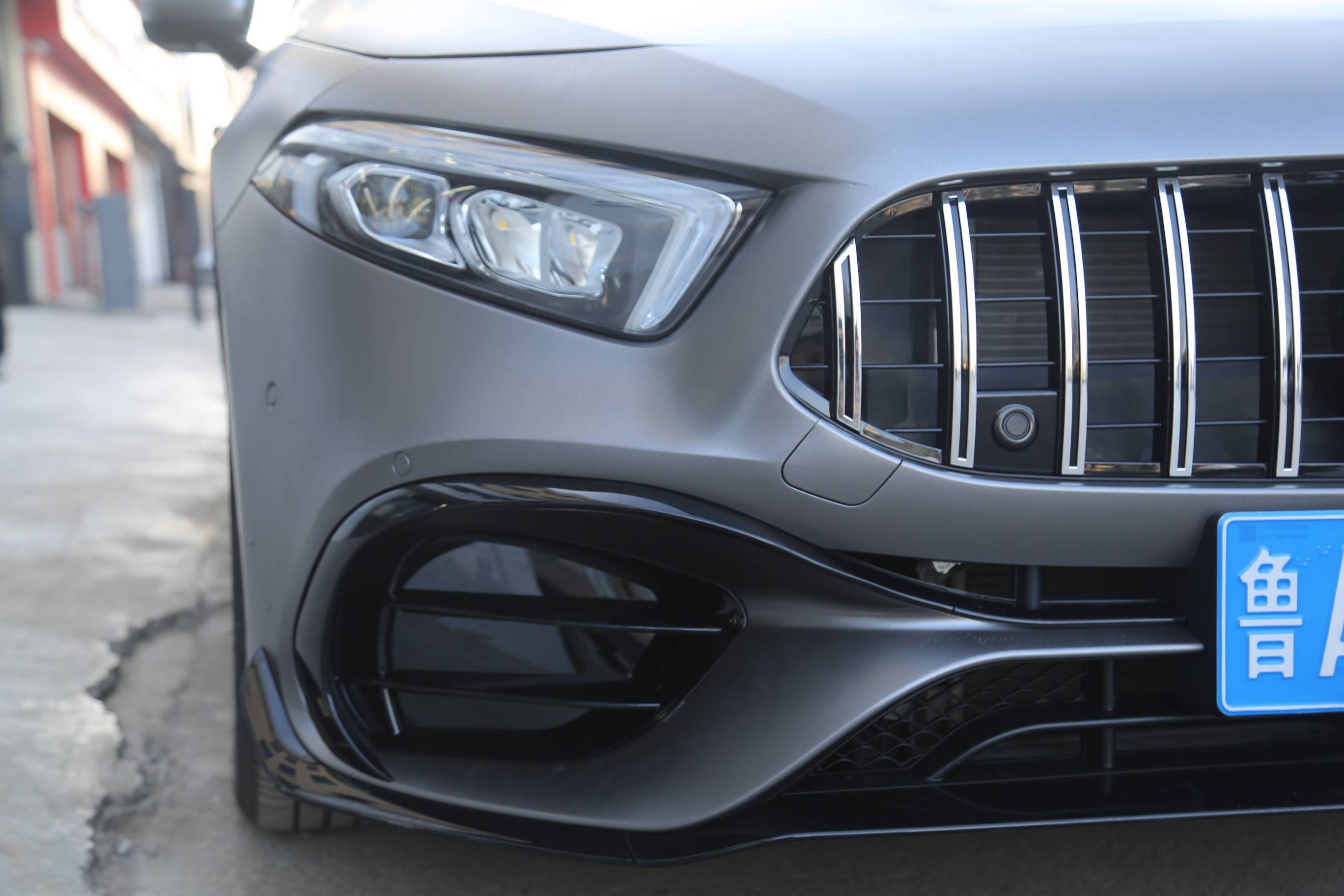 奔驰a200济南欧瑟全车改色贴膜山灰