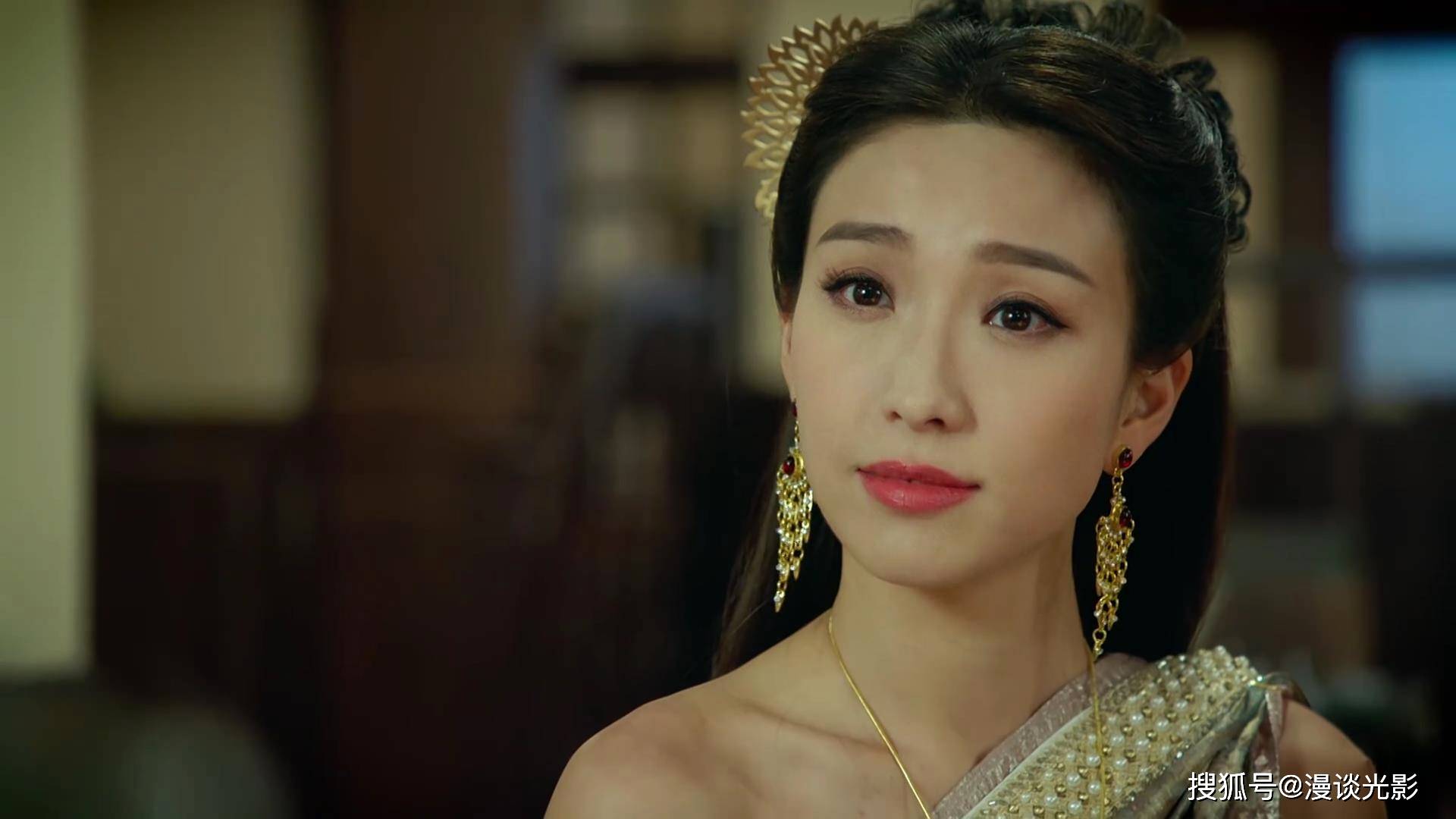 独立于主线外的姚子羚是铁拳英雄区别于城寨英雄的关键