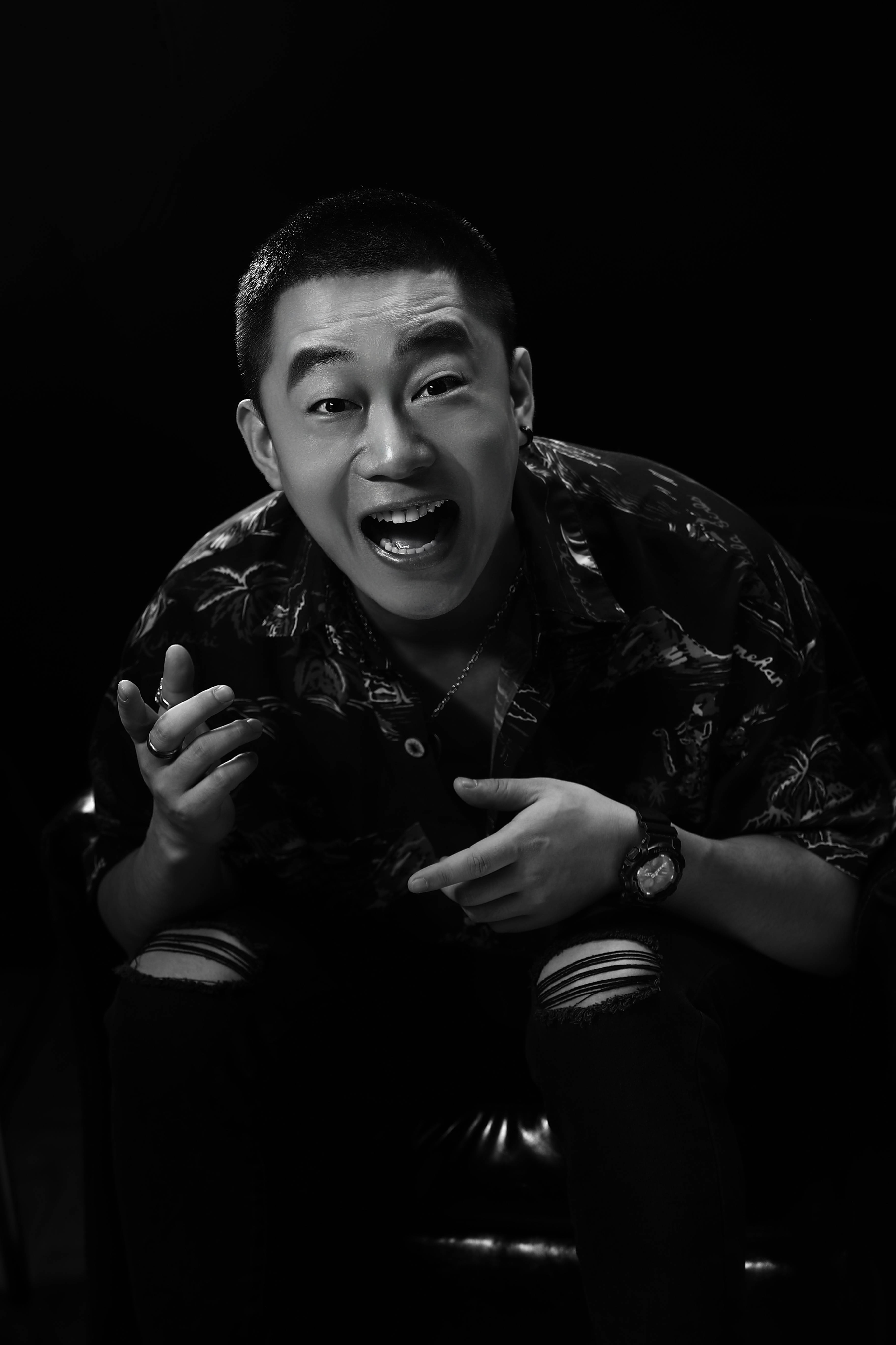 演员谢静最新情绪写真来袭:黑白印象,质感十足_照片_极具_表演