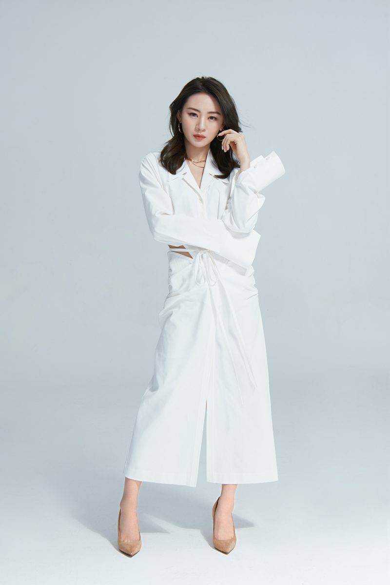 歌手王笠人亮相江苏卫视元宵晚会,《我们之间,我们之外》舞台梦回司藤