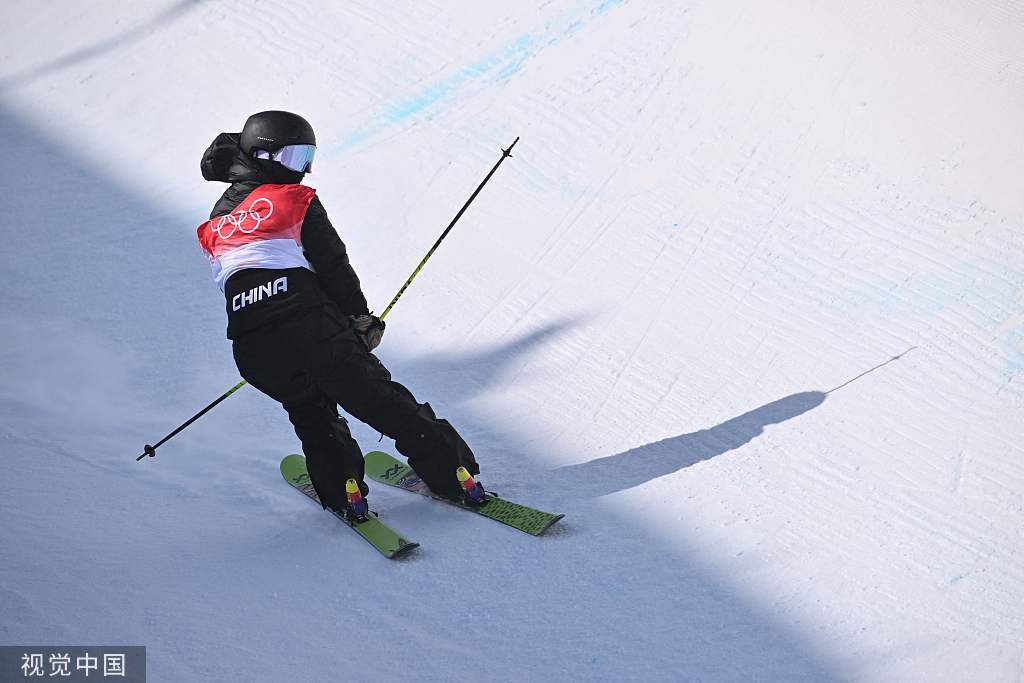 王智珣滑雪图片