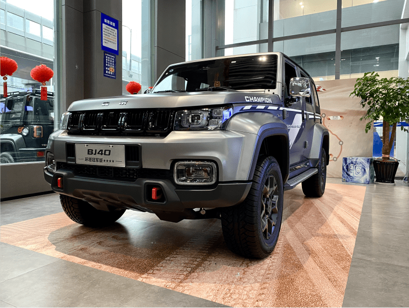 坦克300最强对手来了2022款bj40环塔冠军版新车到店