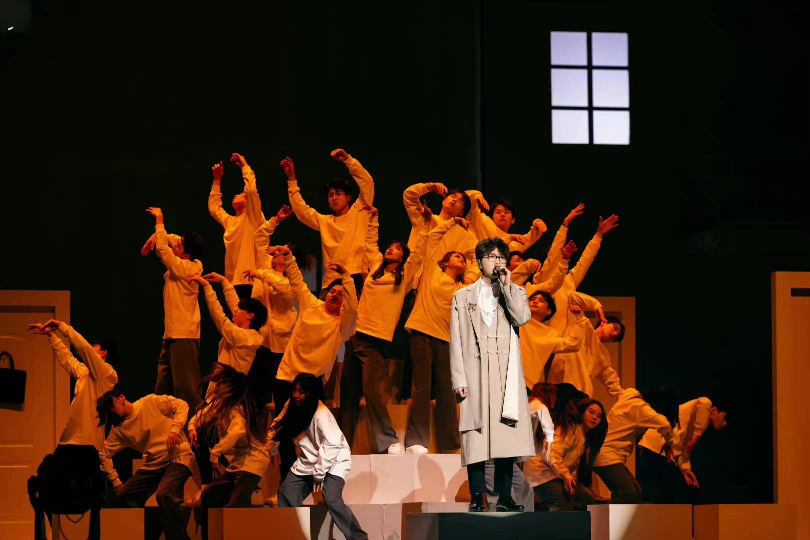 《无名的人》疗愈人心 激励普通人点燃平凡生活_歌声_舞台_的力量