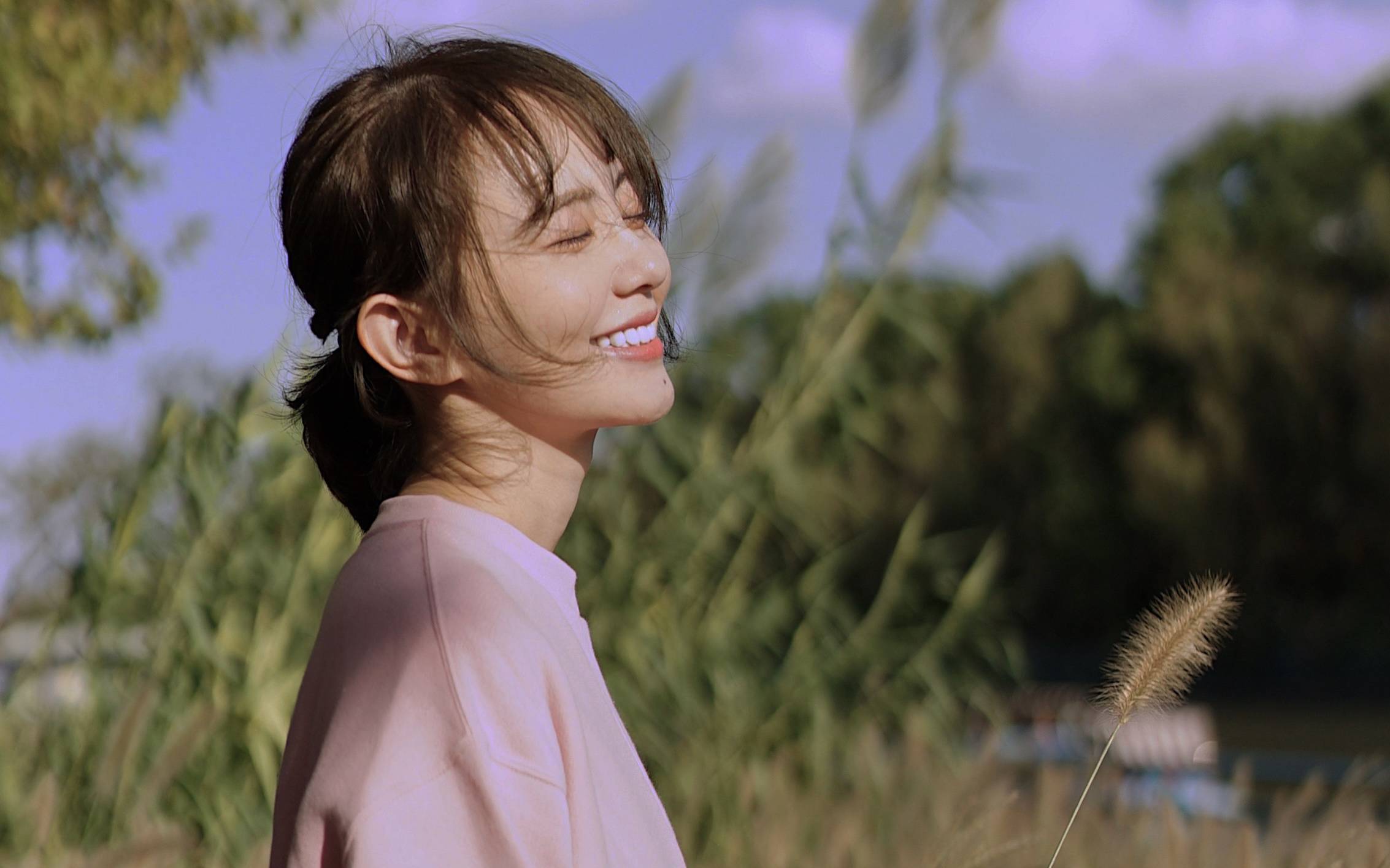 演员孙耀琦清新自然俏皮可爱粉粉嫩嫩年轻貌美