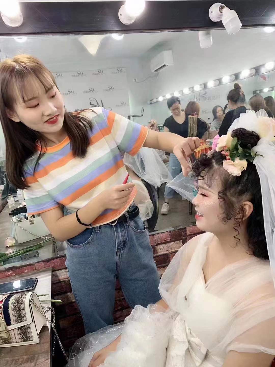 职业艺兴职业技术培训学校分享化妆师的工作职责有哪些?主要做什么?