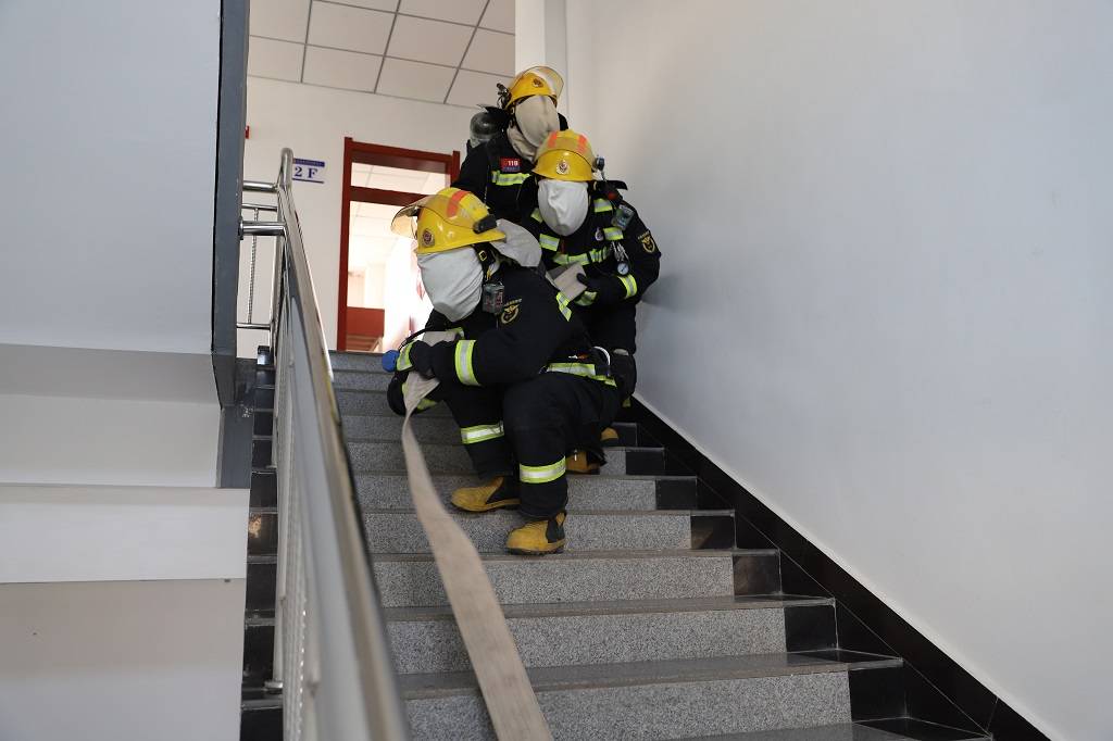 甘肃:秦安消防组织开展紧急避险操法专项训练_救援_灭火_作战