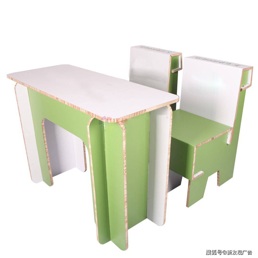 瓦楞纸裱喷绘做的道具桌椅综上,就瓦楞纸的一些特点,性质和使用做了