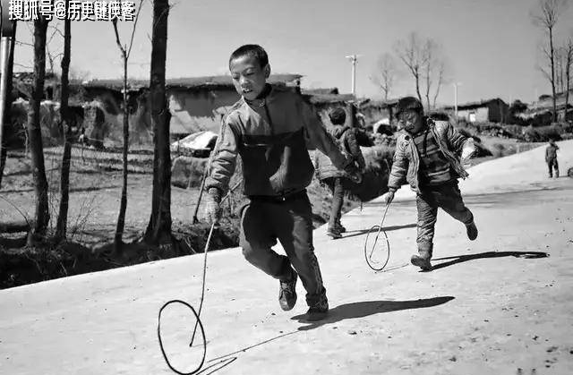 原创一组30张80年代的老照片满满的童年记忆有没有戳中你的泪点