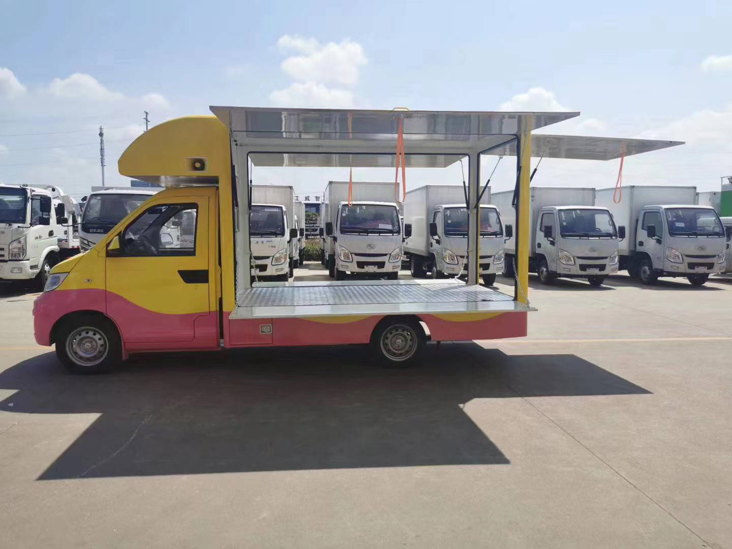 移动多功能外卖快餐车小吃售卖车多少钱一辆