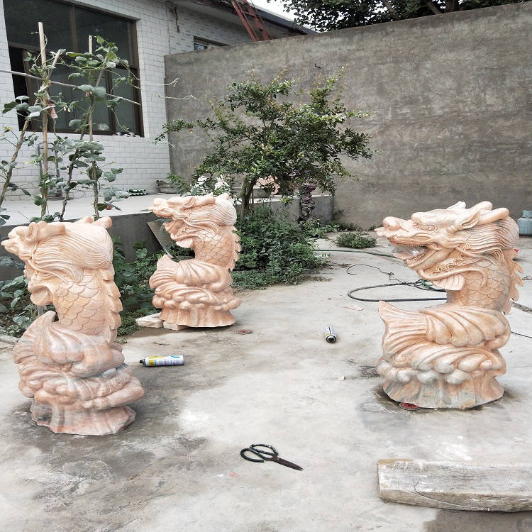 石雕龙头鱼雕塑的象征意义讲解