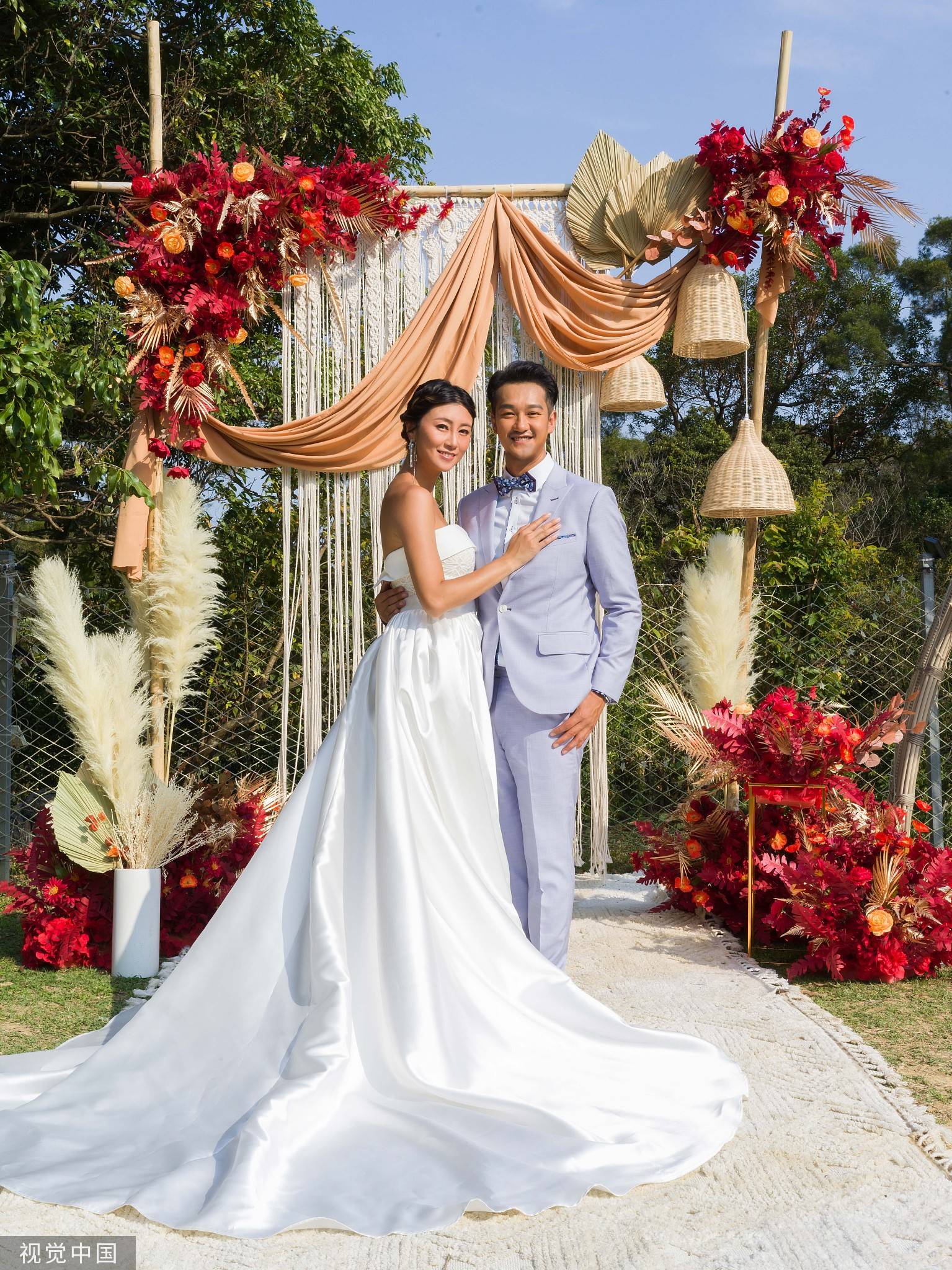 吴浩康与香港小姐郭思琳宣布结婚二人十分甜蜜