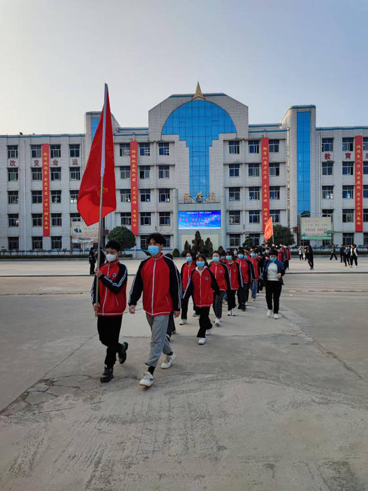 传承雷锋精神 践行志愿服务——邓州市六高中雷锋月系列活动报道_主动