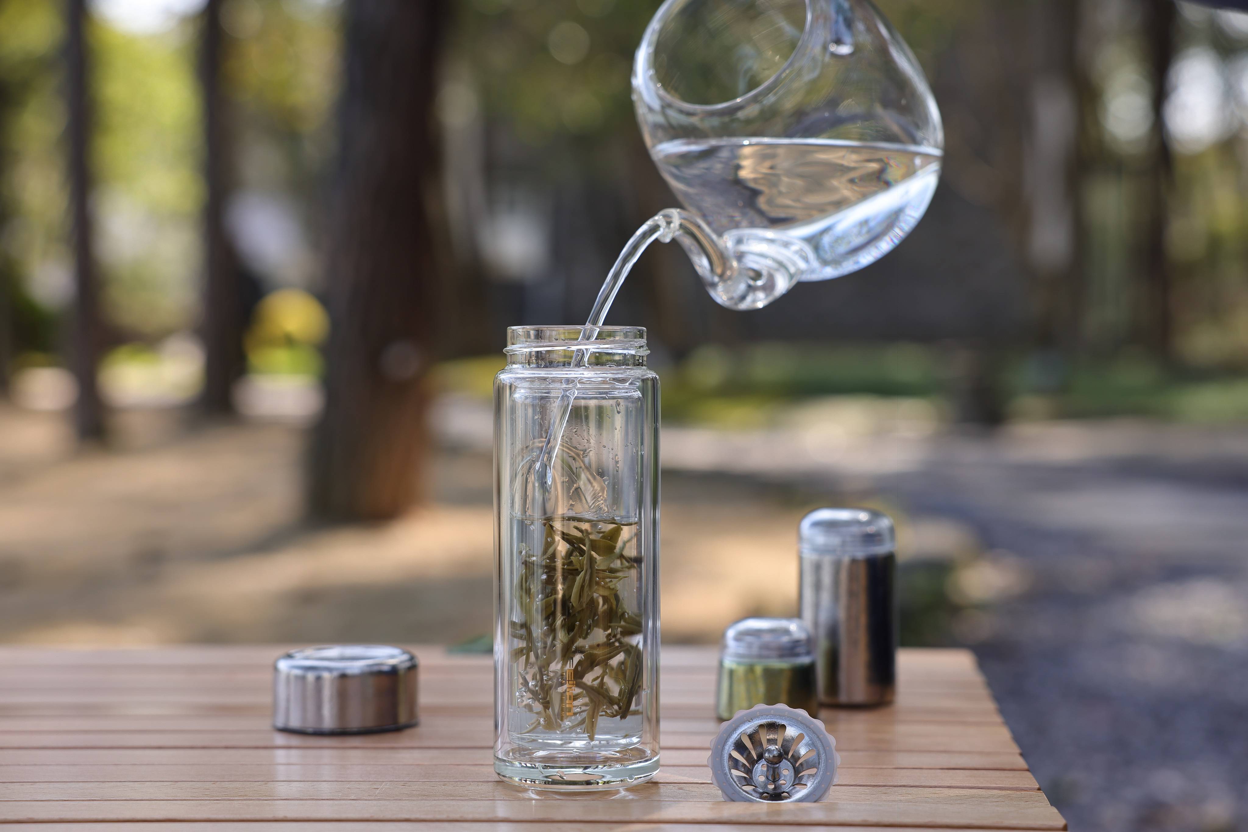 茶山_玻璃杯_茶叶