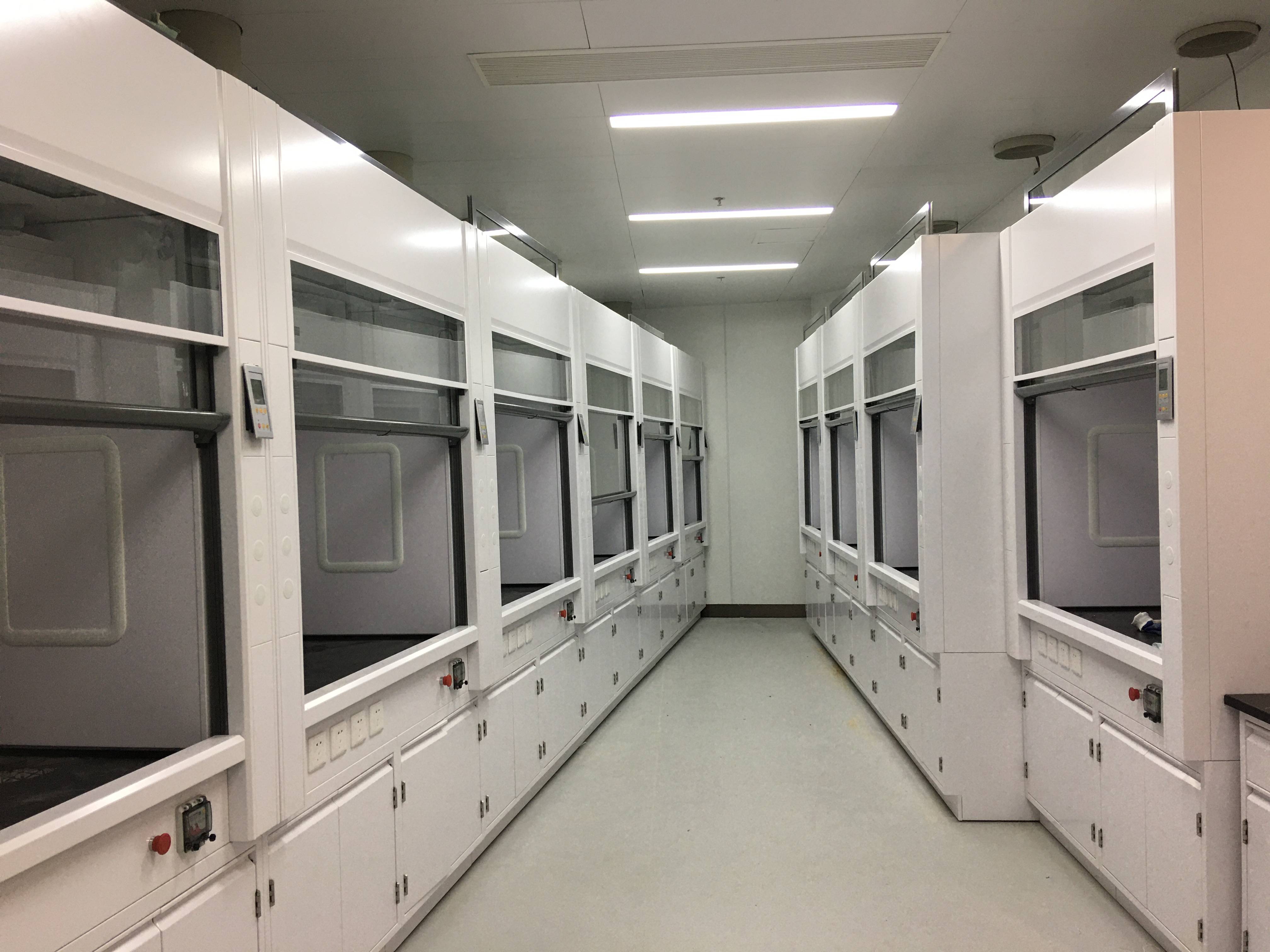 (3)实验室所配备的离心机应在生物安全柜中使用,否则必须使用安全密封