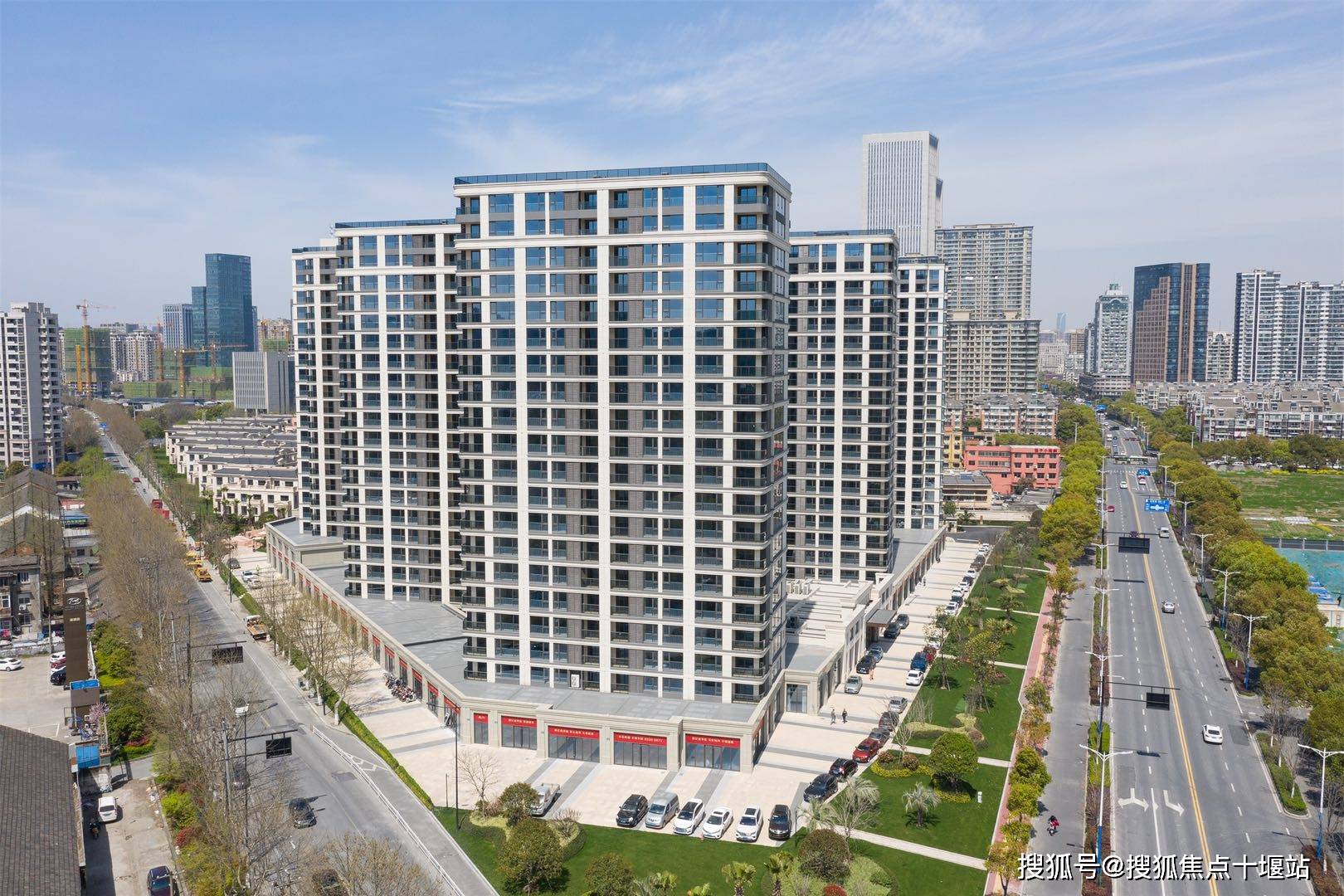 纯一楼:萧山【御江南华庭商铺】—震撼登场!图文简介!