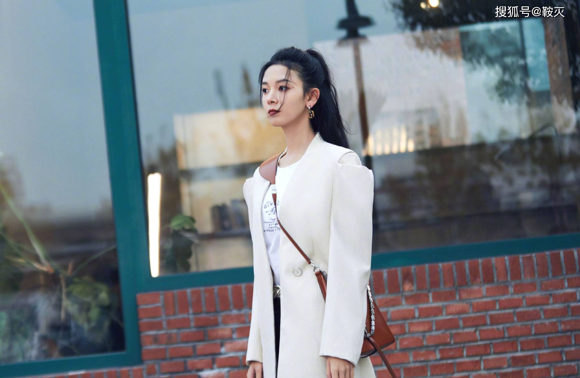 陈瑶酷女孩街拍告别三月