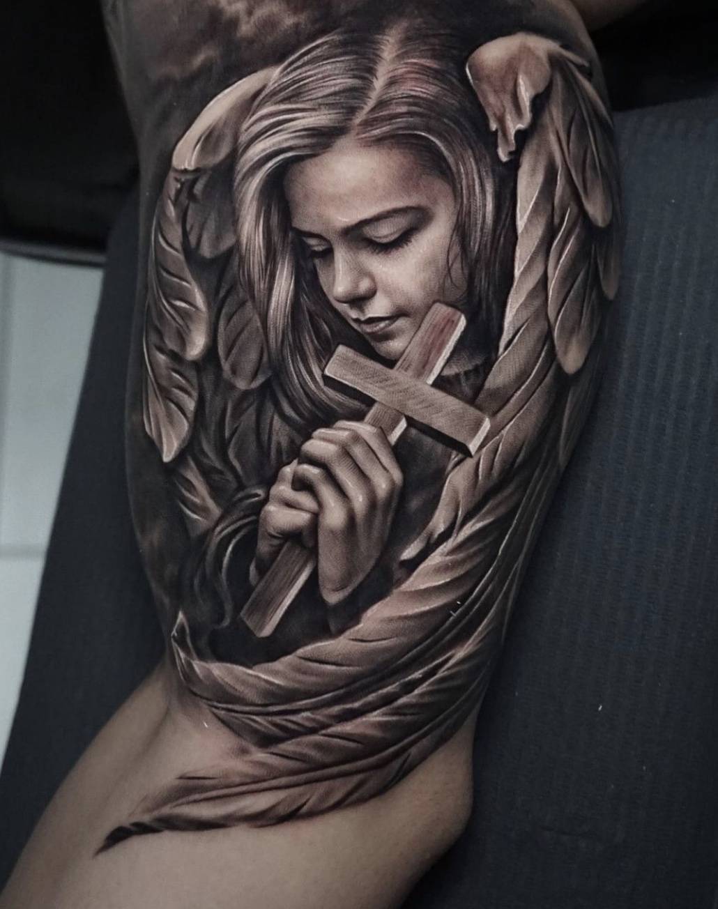 上海由龙纹身写实大手臂纹身写实小臂纹身图案分享