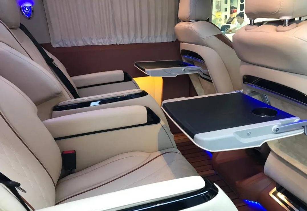 如何让奔驰威霆座椅更高级商务车改装让航空座椅给你不同感觉