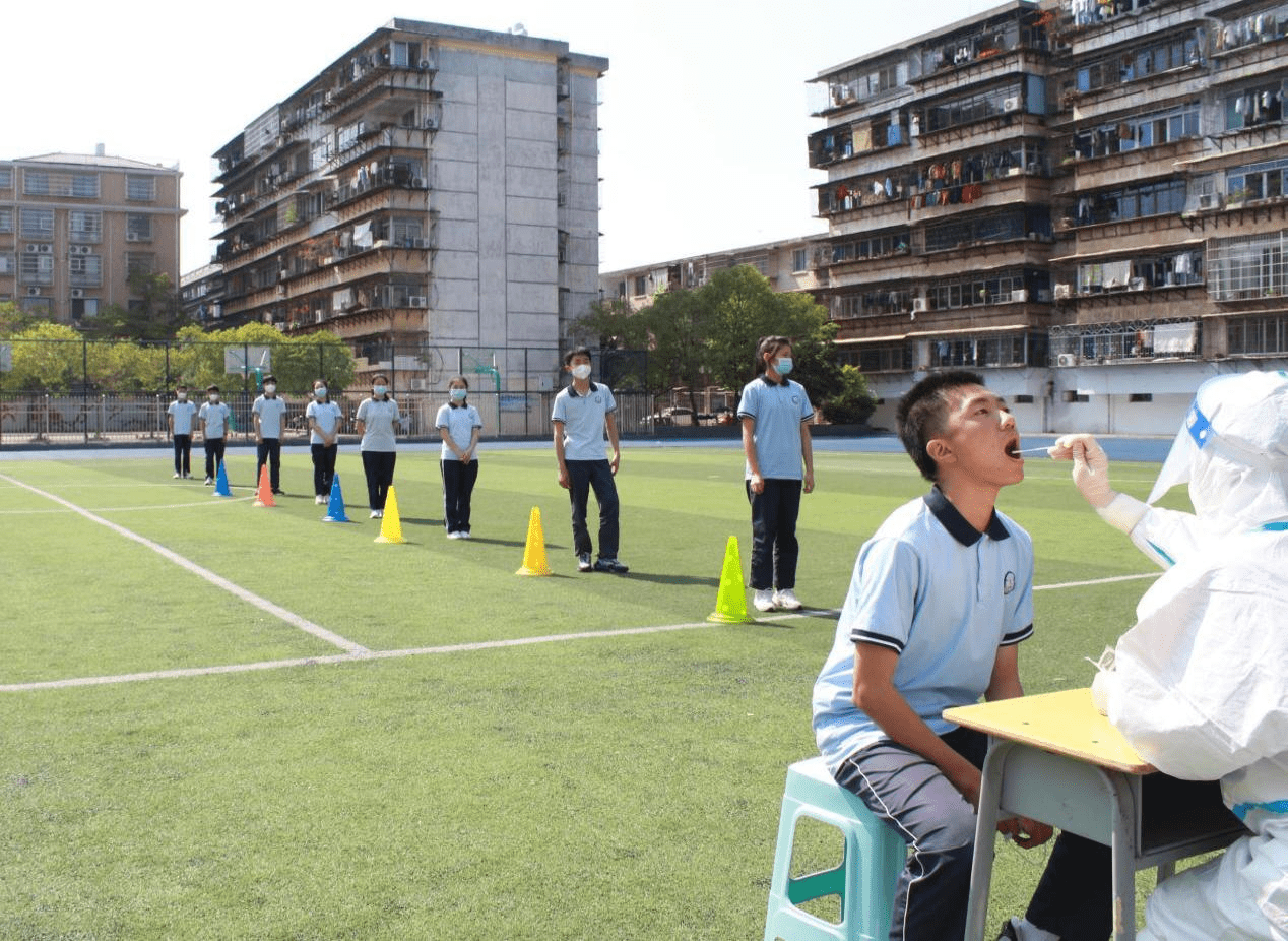 防疫记心中演练在行动赣州二中开展疫情防控应急演练