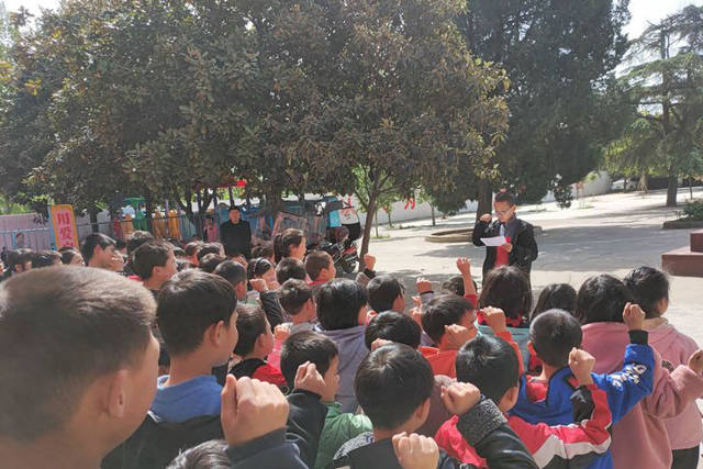 安全童行谨防溺水邓州市赵集镇红庙小学开展防溺水安全教育活动