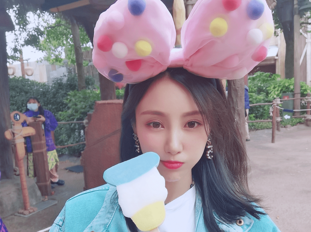 成,长发高鼻梁很漂亮,喜欢鹿晗却为何与父亲疏远_石洋子_吴熙儿_时候