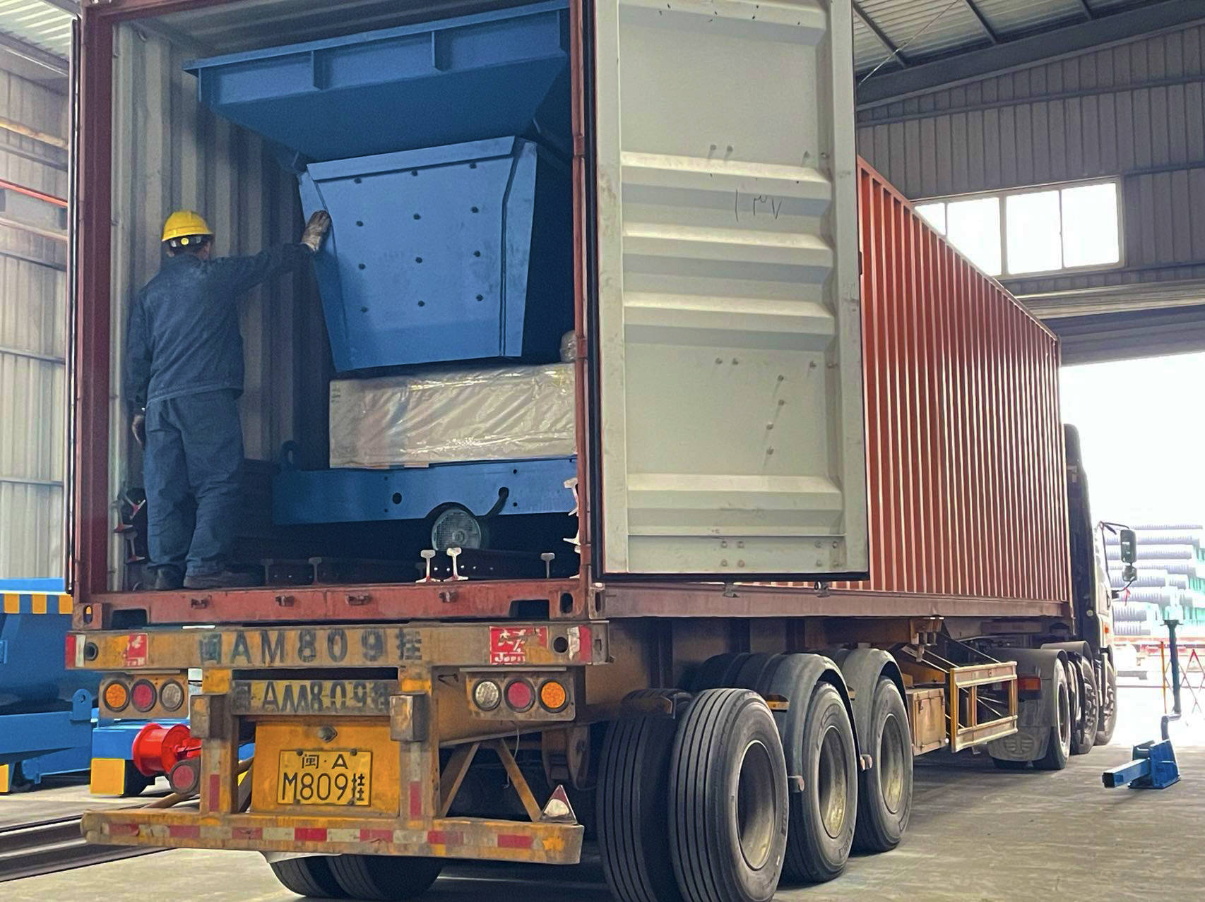 配套40吨中频炉加料车机械手扬帆中东