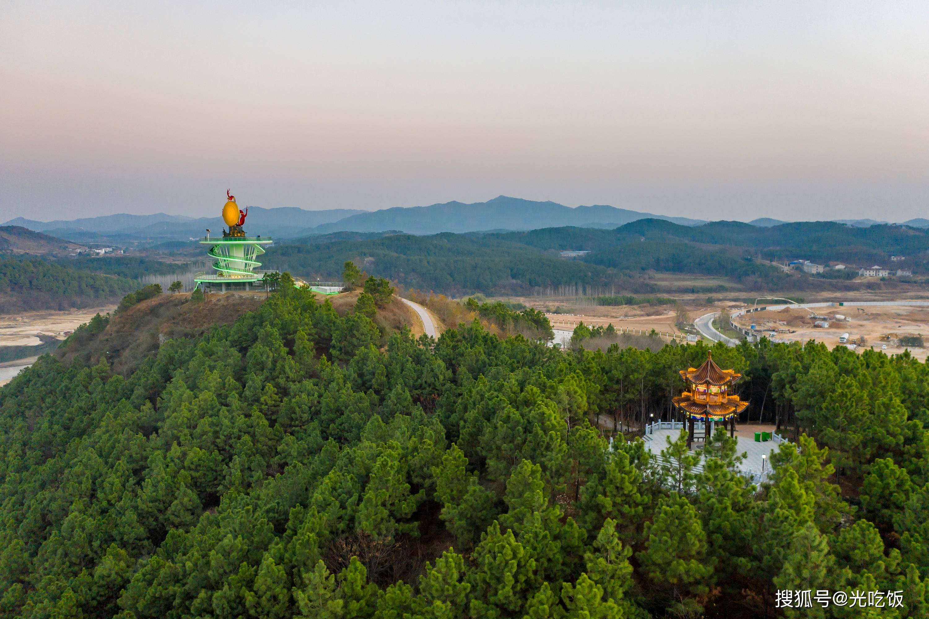 红安钓鱼台文旅康养小镇航拍摄影_喷泉_冯工_景区