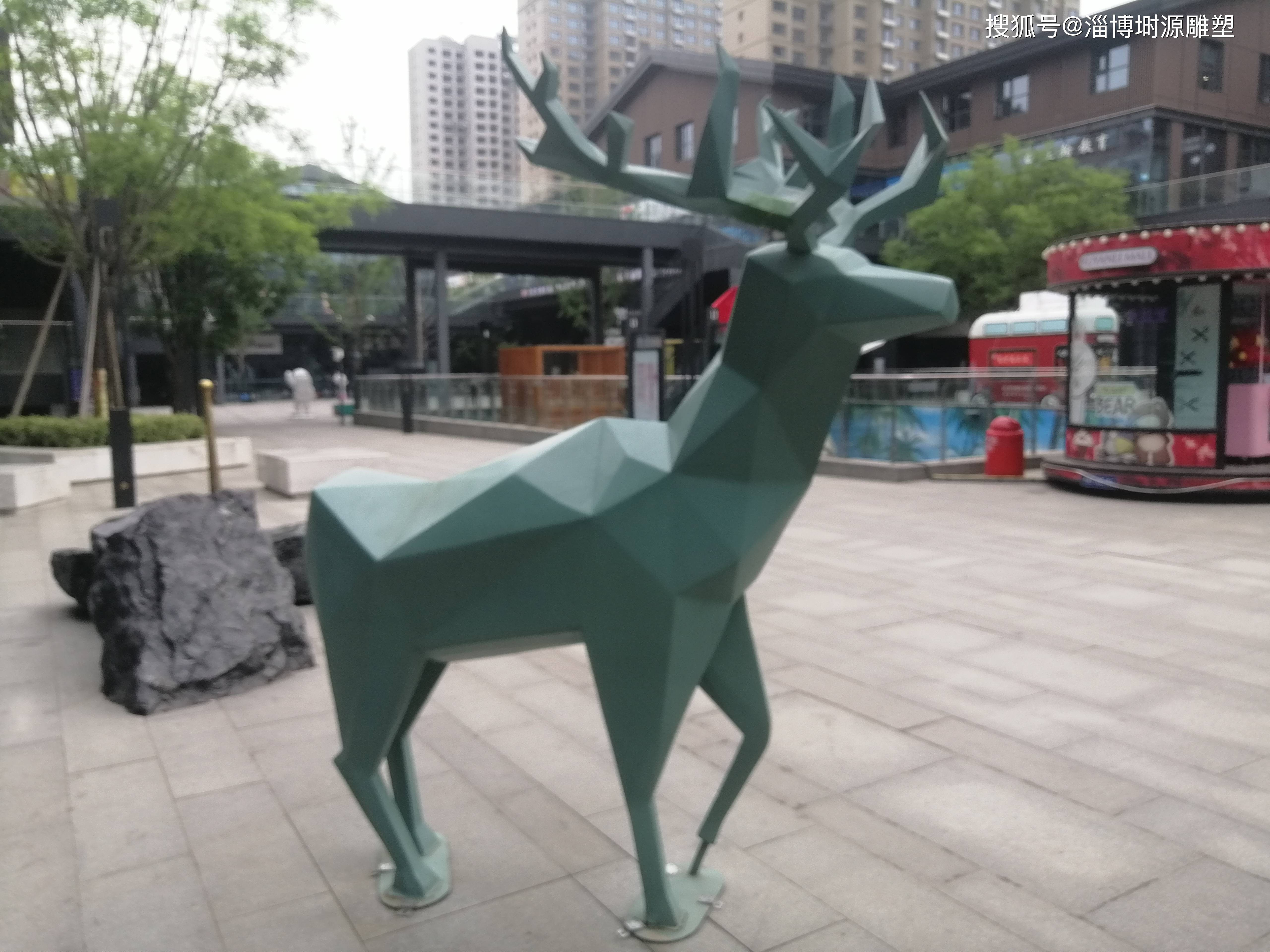 淄博商场美陈房地产摆件雕塑卡通造型