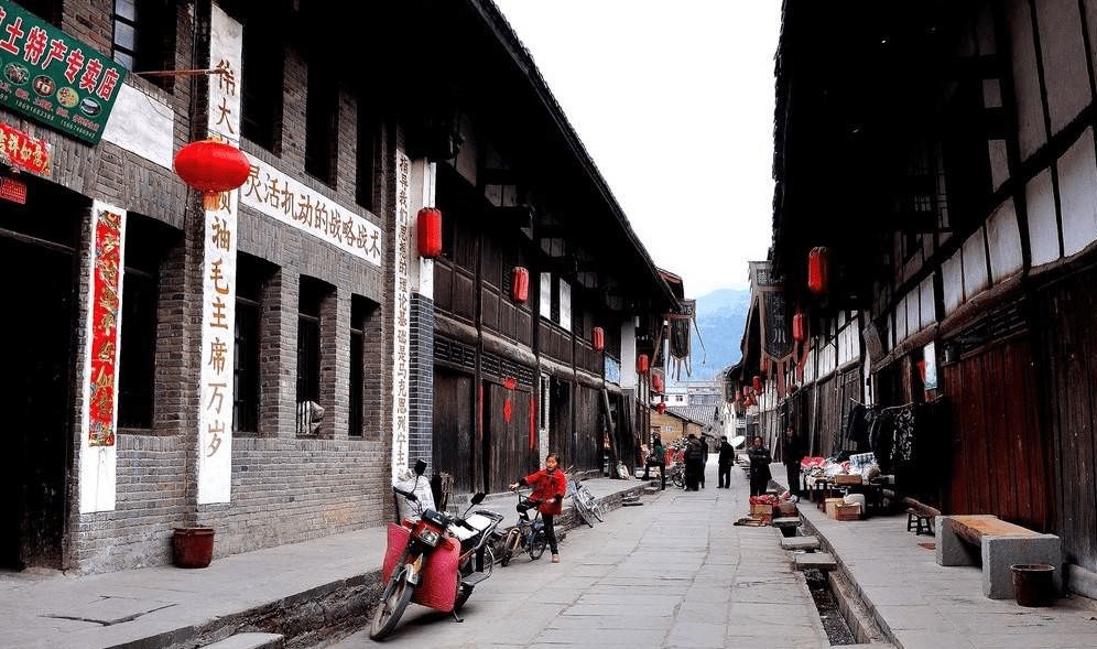 陕西这座低调的古镇，号称“一脚踏三省”，旱船房式建筑全国少见