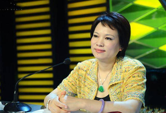 从10元起家到浙江女首富,如今为何负债65亿?_义乌_公司_集团