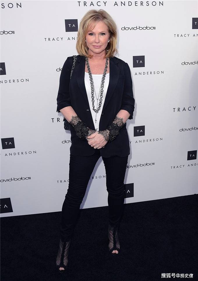 美人迟暮?凯西·希尔顿不老的容颜未减的气质