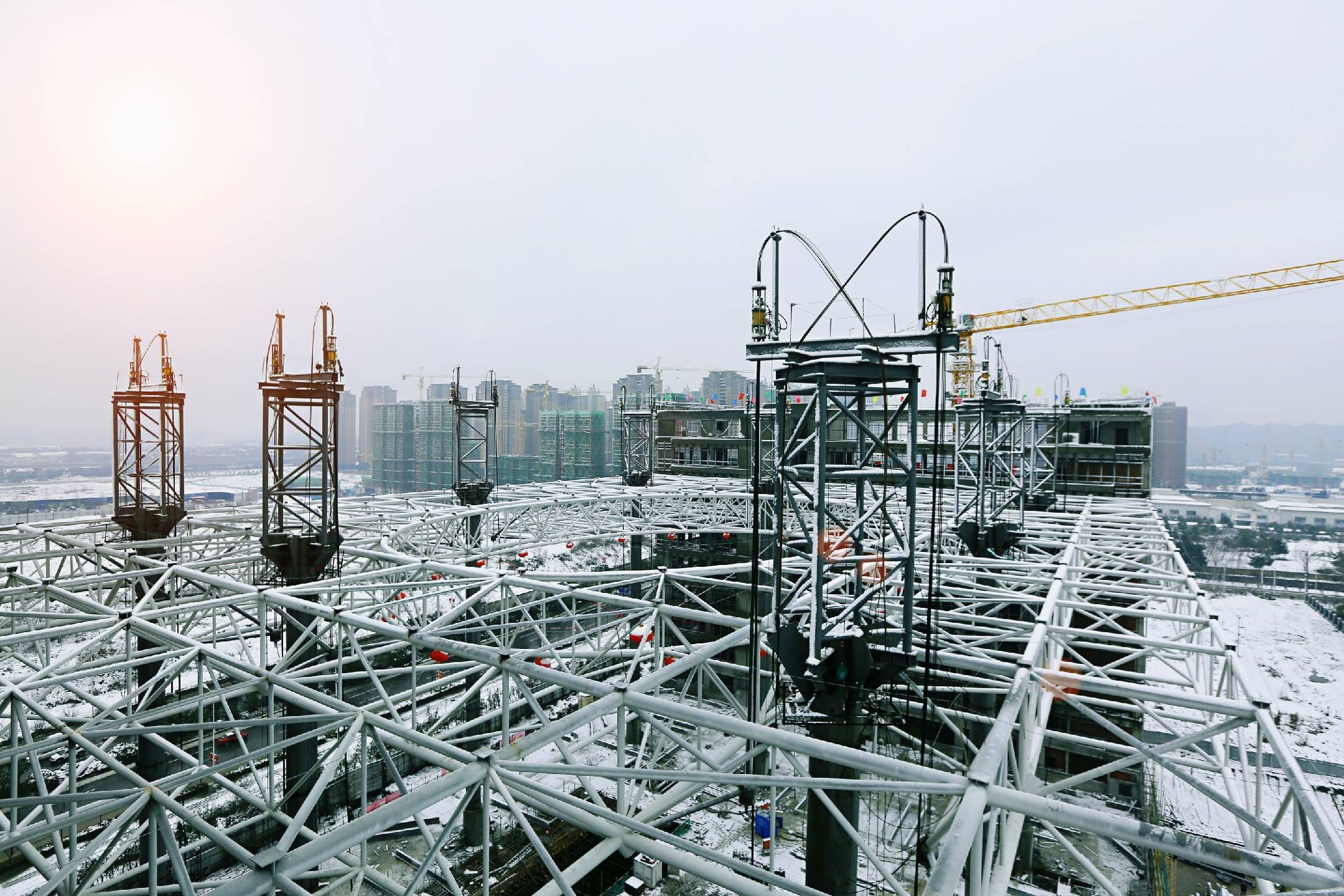 水性速干防锈漆在钢结构的应用_钢材_建筑物_结构钢