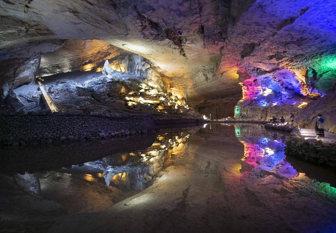 创建天府旅游名县:中国空间规模最大的溶洞---天泉洞