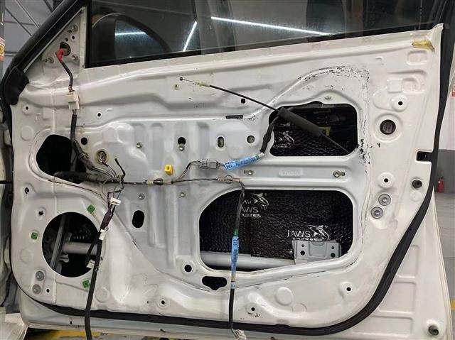 汕头丰田锐志音响改装汕头猫王音响改装摩雷602c同轴喇叭阿尔派r600