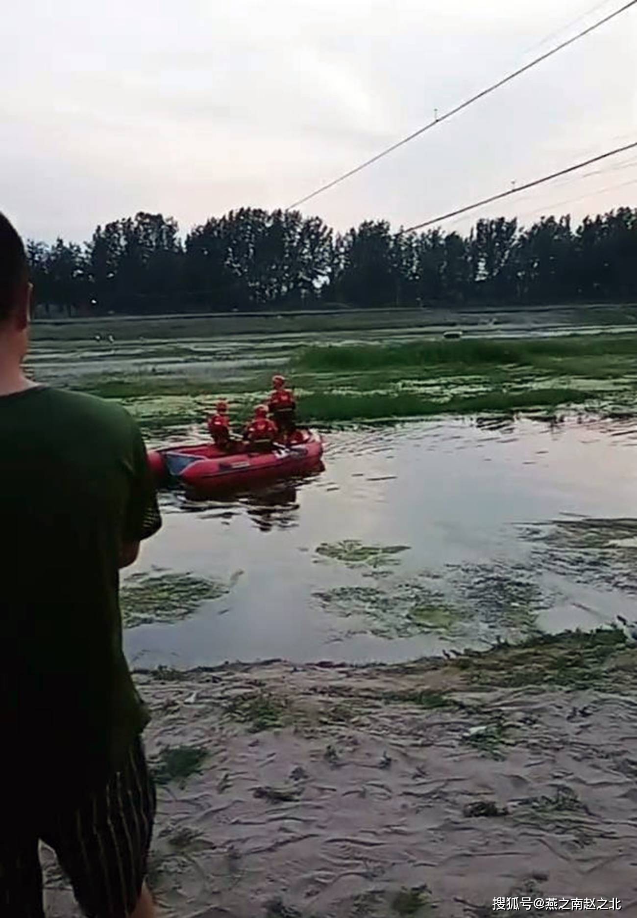 原创保定两少年河边玩耍落水先后被打捞上岸不幸双双殒命