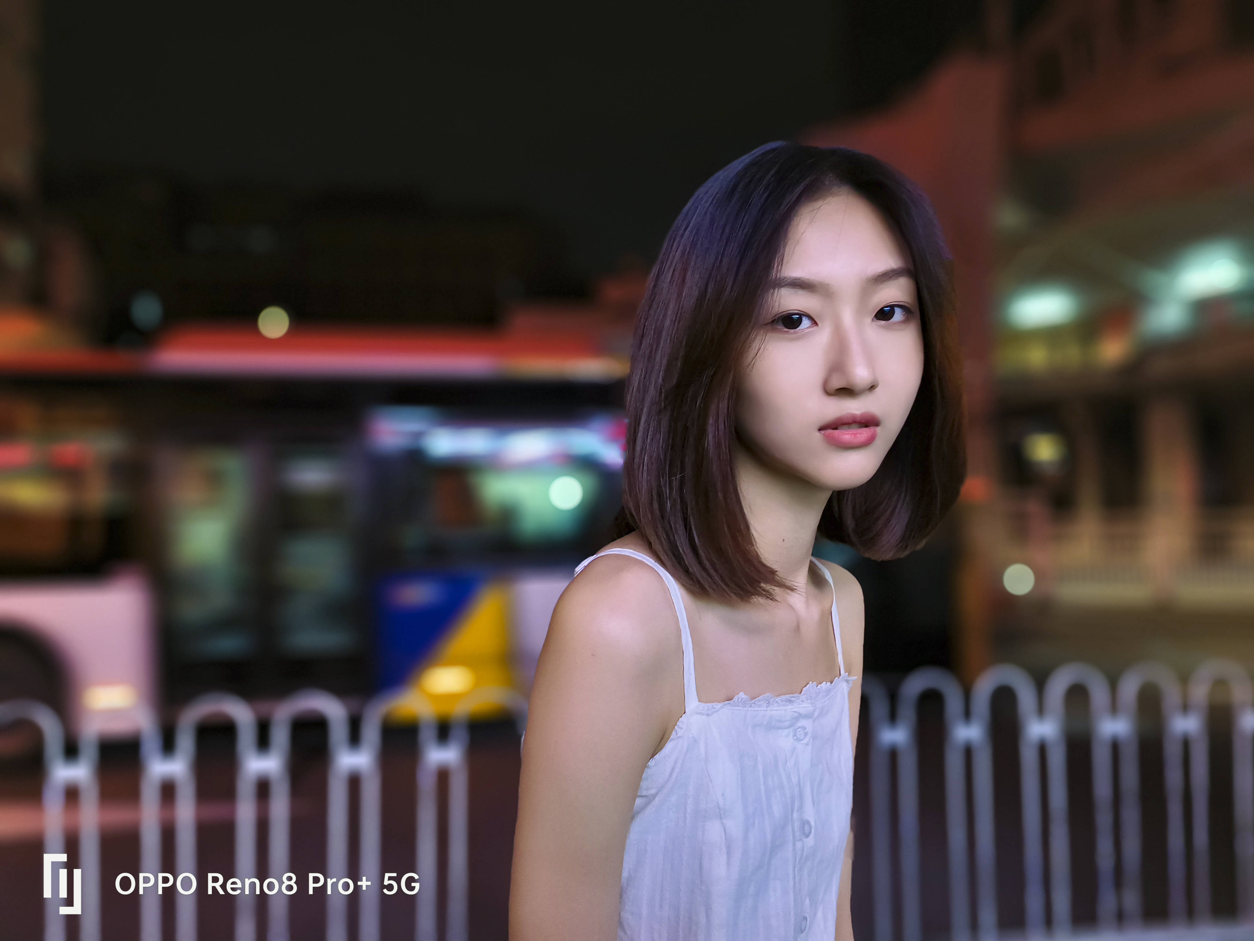 opporeno8pro手机弱光人像试拍效果满意