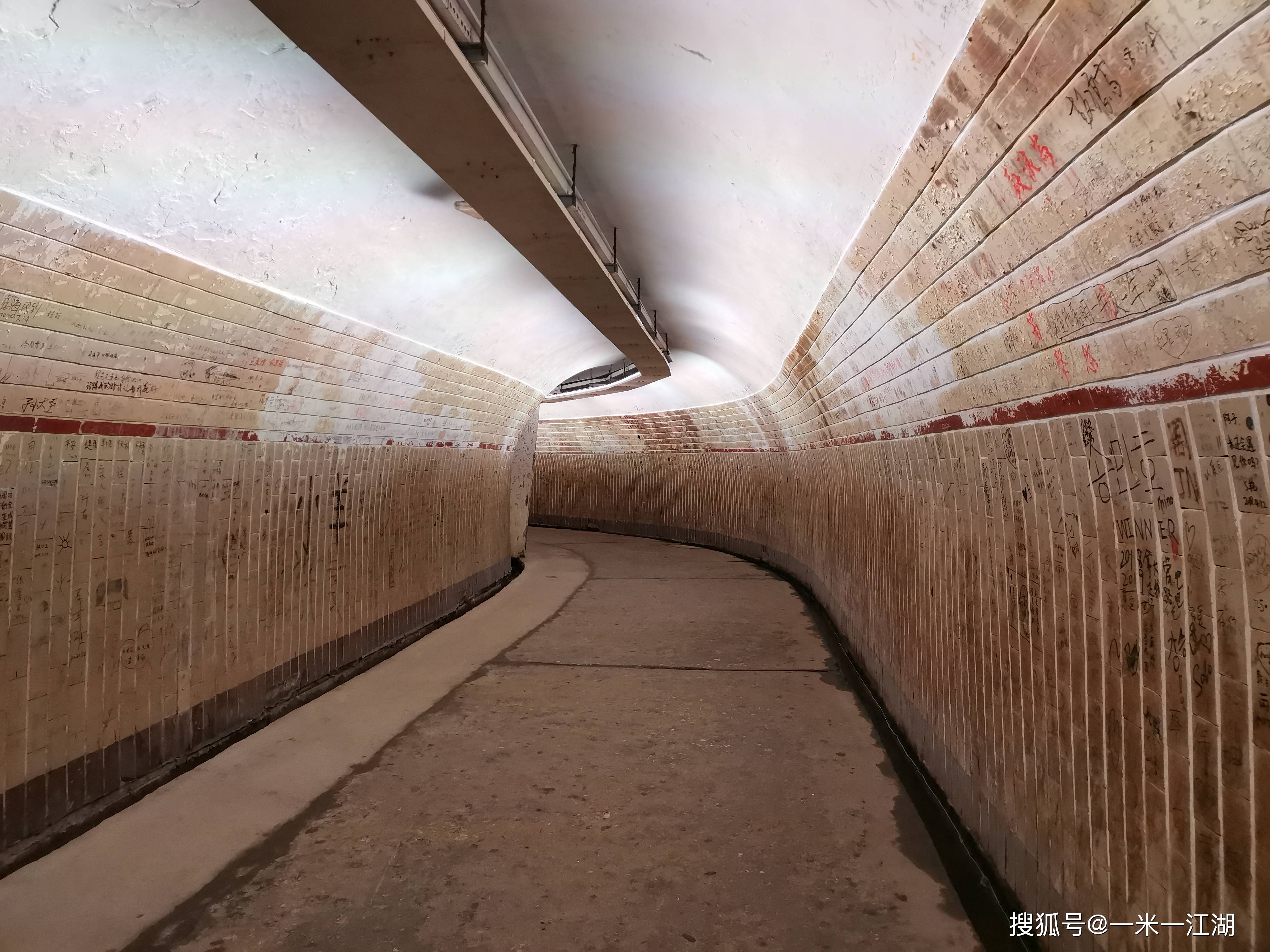 鼓浪屿,因夜而柔,因雨而媚_山洞_日光岩_旅游