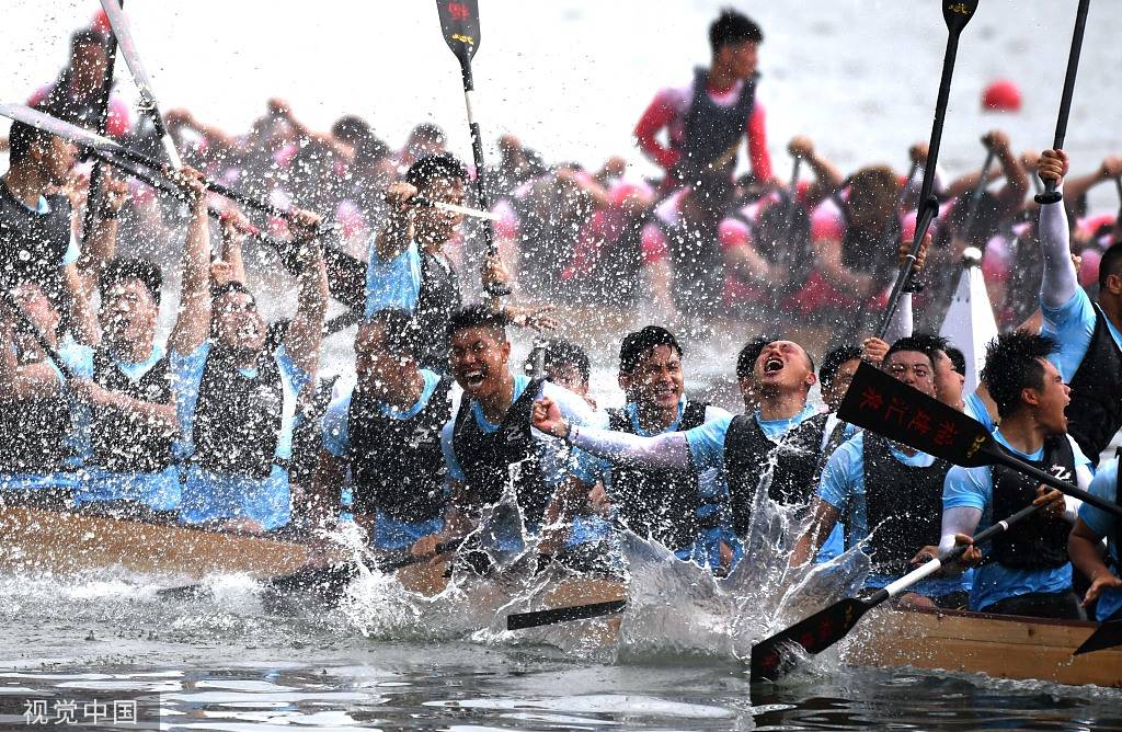 大型飙船现场来了全国各地赛龙舟庆祝端午节