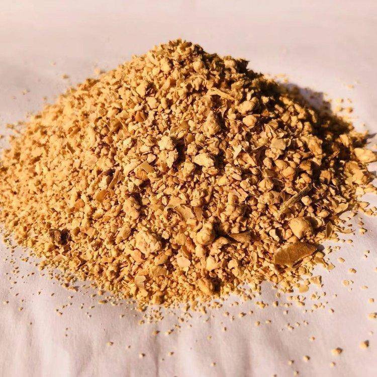 棕榈仁粕是油棕树上的棕果(elaeis guineensis)中机械榨取棕榈油后的